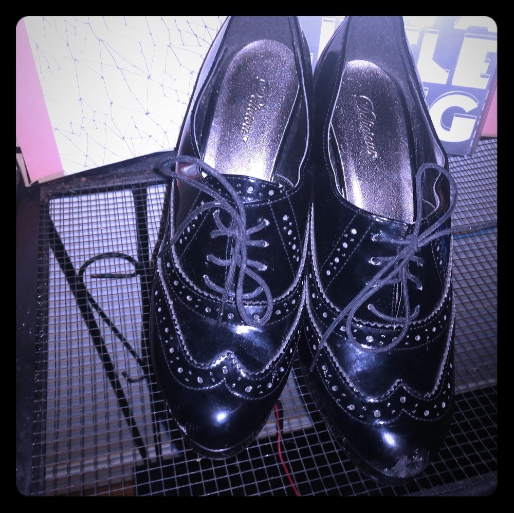 Catholic School Type Saddle hoes